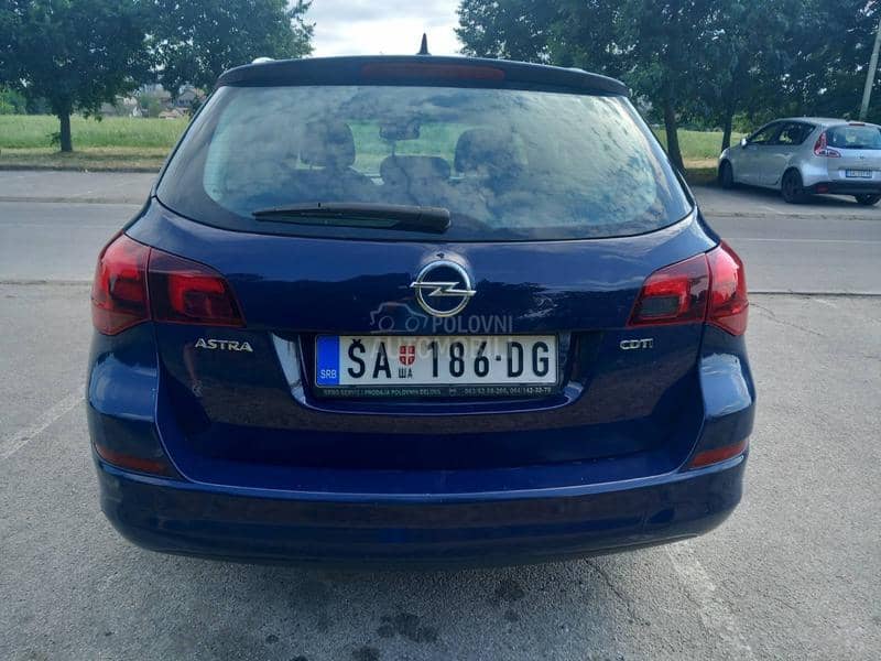 Opel Astra J  Opel Astra J
