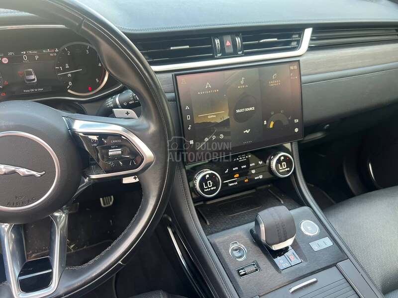 Jaguar F pace 