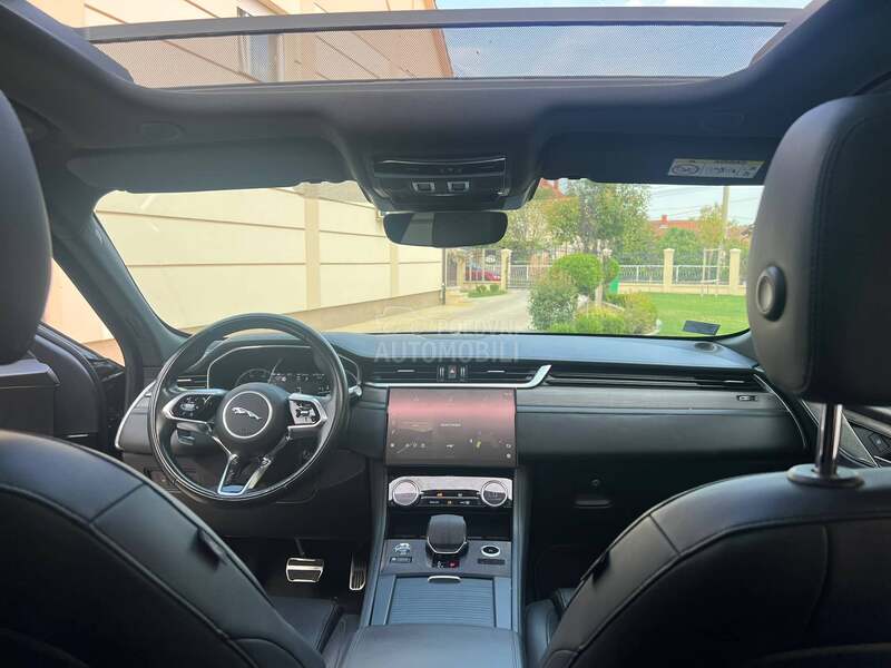 Jaguar F pace 
