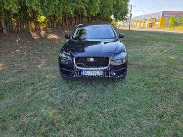 Jaguar F pace Besprekoran