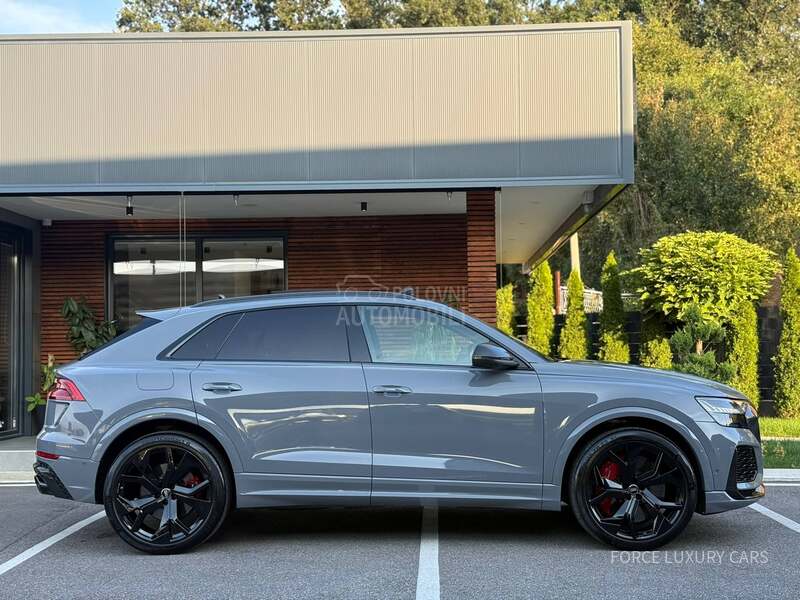 Audi RS Q8 3xTV Carbon
