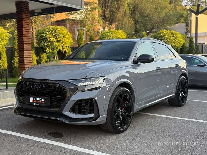 Audi RS Q8 3xTV Carbon