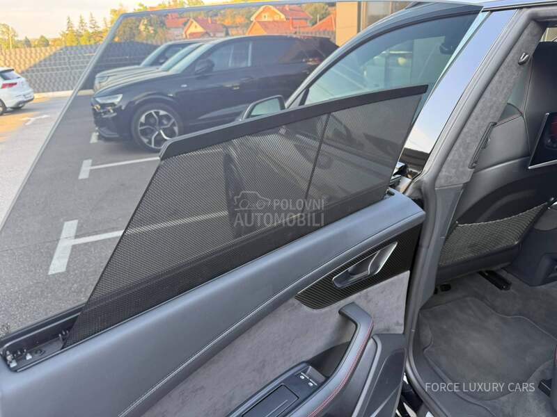 Audi RS Q8 3xTV Carbon