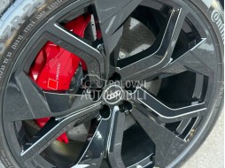 Audi RS Q8 3xTV Carbon slika 10
