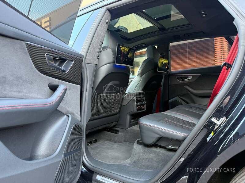 Audi RS Q8 3xTV Carbon