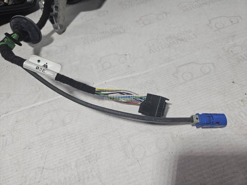 TIGUAN 5NA RETROVIZOR DESNI