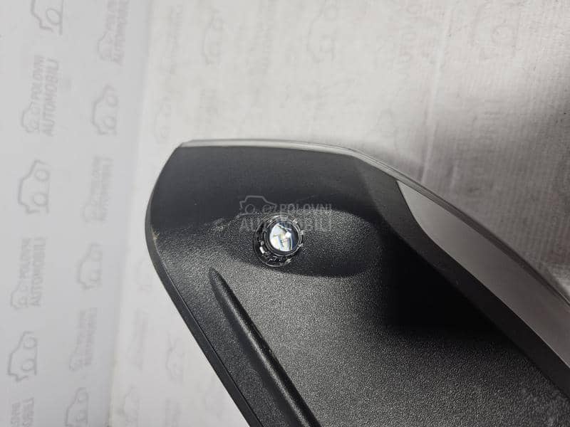 ATECA RETROVIZOR LEVI DESNI