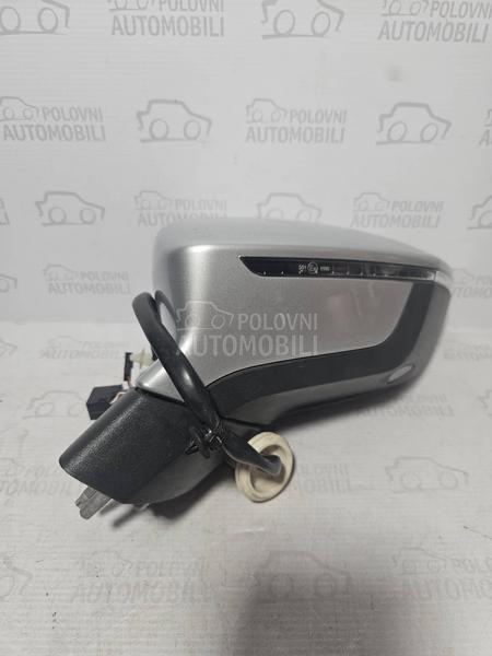 ATECA RETROVIZOR LEVI DESNI