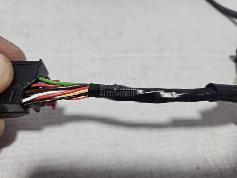 ATECA RETROVIZOR LEVI DESNI