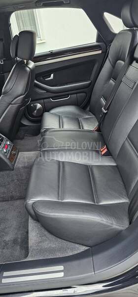 Audi S8 D3 V10-5,2l restyl