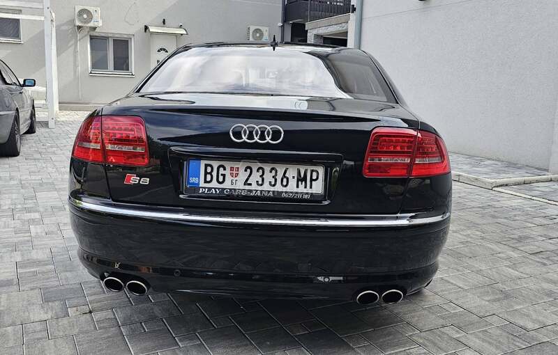 Audi S8 D3 V10-5,2l restyl