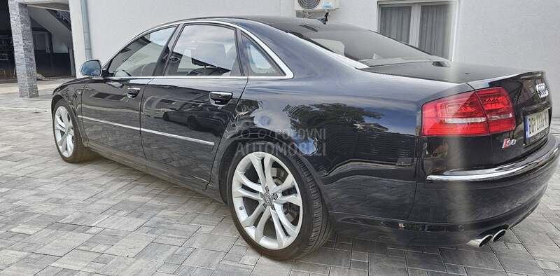 Audi S8 D3 V10-5,2l restyl