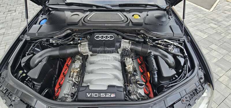 Audi S8 D3 V10-5,2l restyl