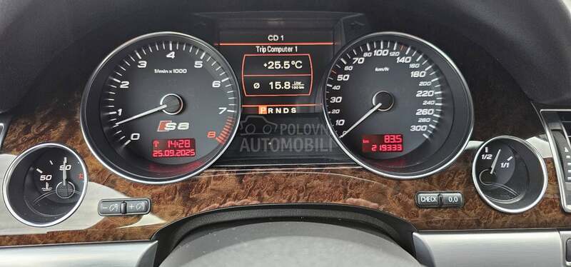 Audi S8 D3 V10-5,2l restyl