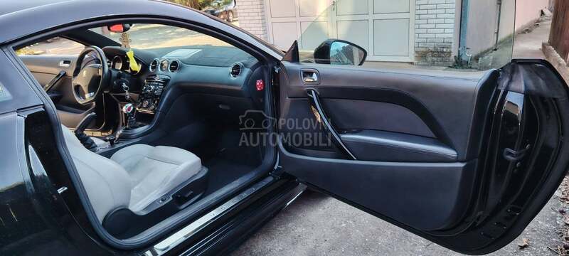 Peugeot RCZ 