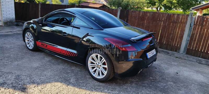 Peugeot RCZ 