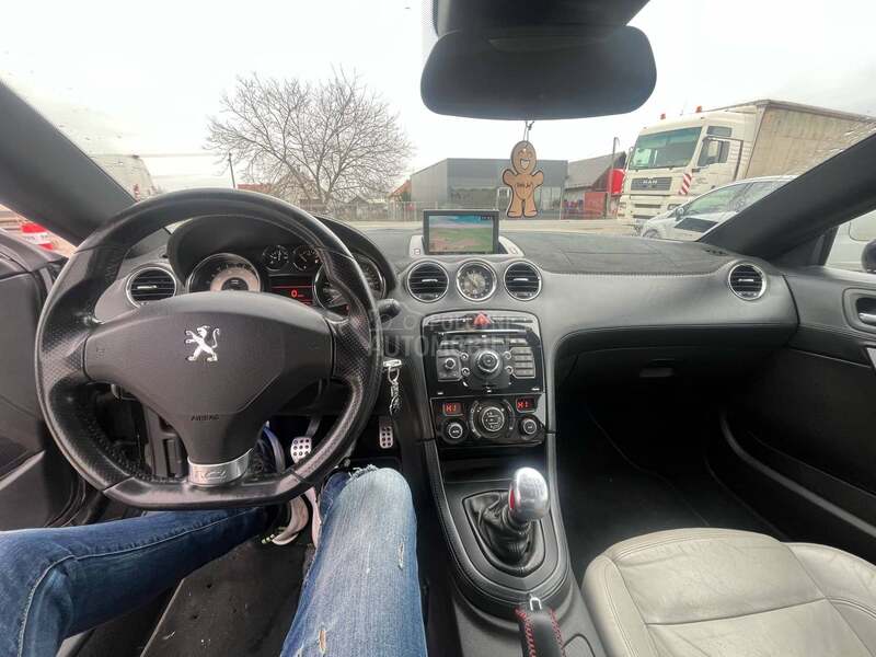 Peugeot RCZ 