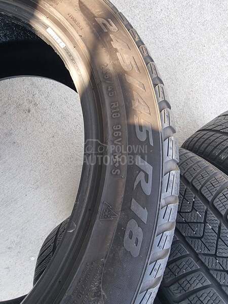 Pirelli 245/45 R18 Zimska