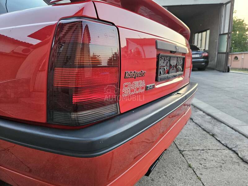 Opel Omega 3000 24v