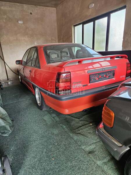 Opel Omega 3000 24v