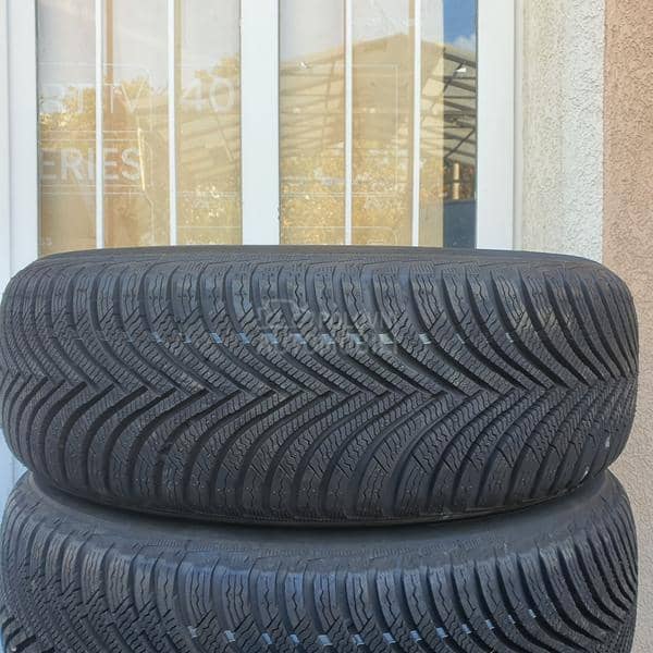 Michelin 215/65 R17 Zimska