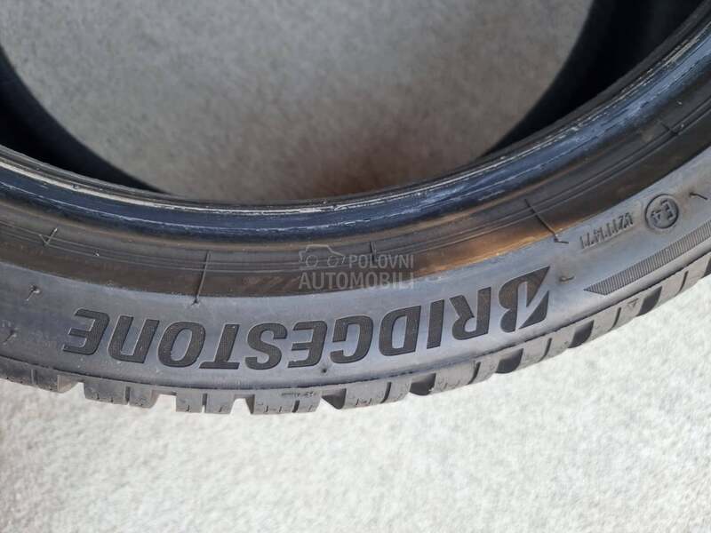 Bridgestone 225/40 R18 Zimska