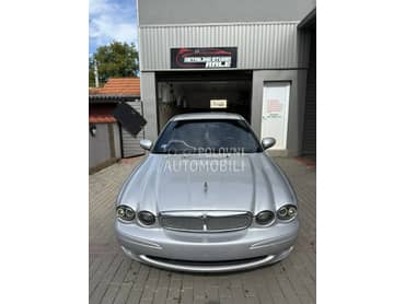Jaguar X-Type 