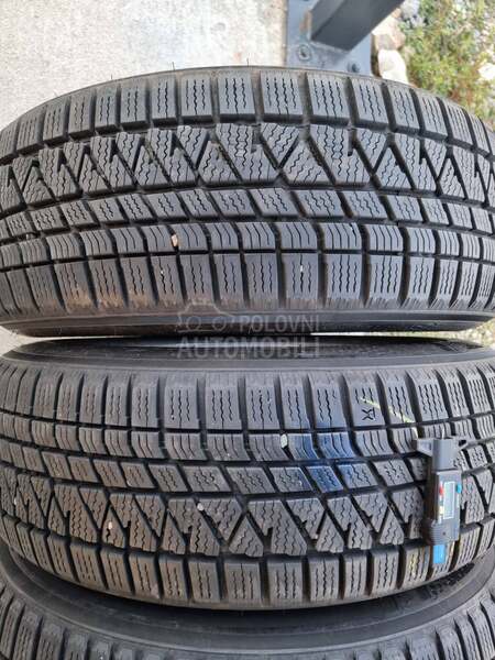 Kumho 215/65 R17 Zimska