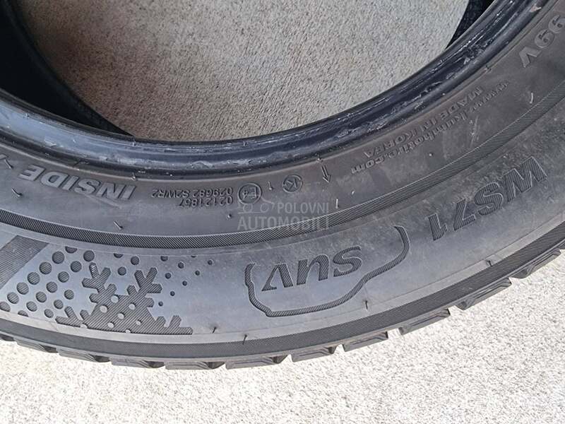Kumho 215/65 R17 Zimska