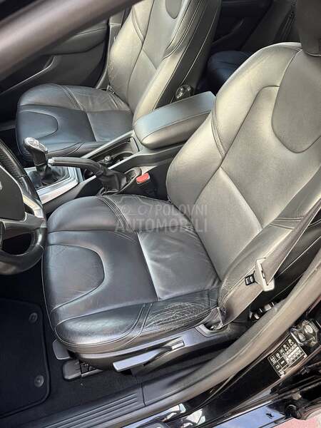 Volvo V40 D3 Summum CH
