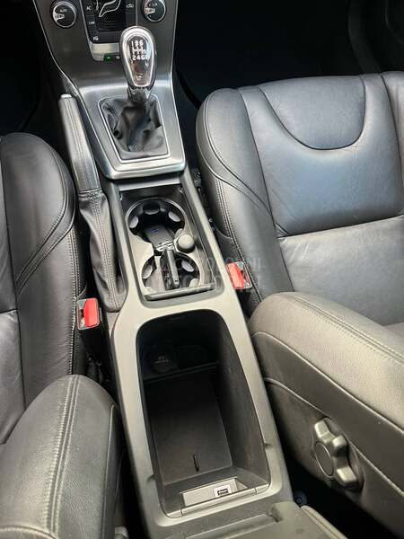 Volvo V40 D3 Summum CH
