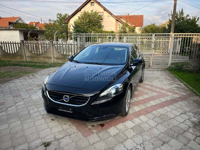 Volvo V40 D3 Summum CH