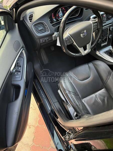 Volvo V40 D3 Summum CH