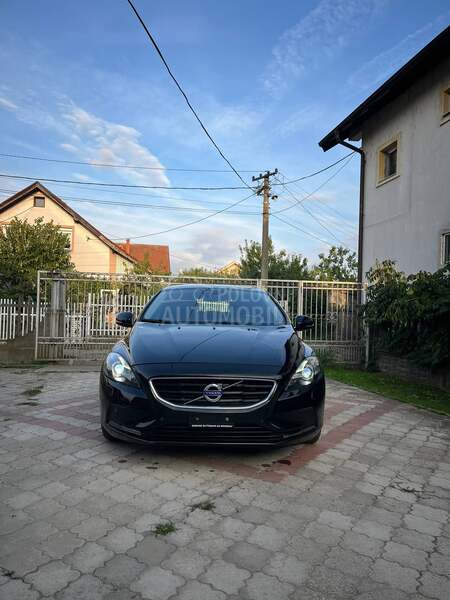 Volvo V40 D3 Summum CH