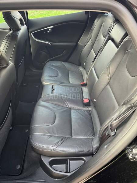 Volvo V40 D3 Summum CH