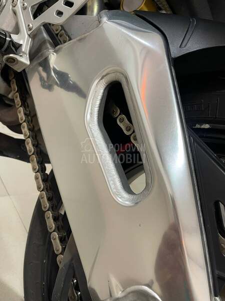 Aprilia rsv4