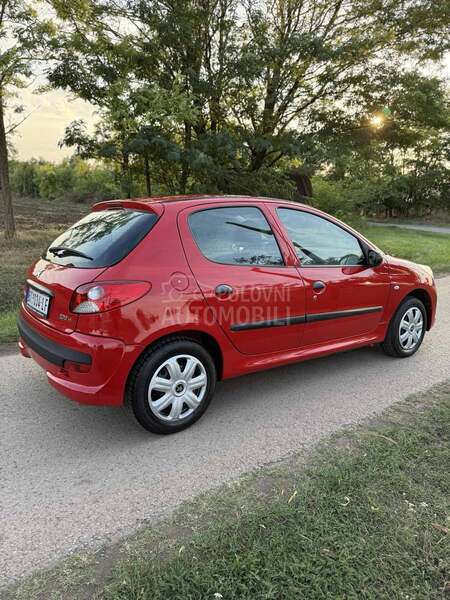 Peugeot 206 plus 
