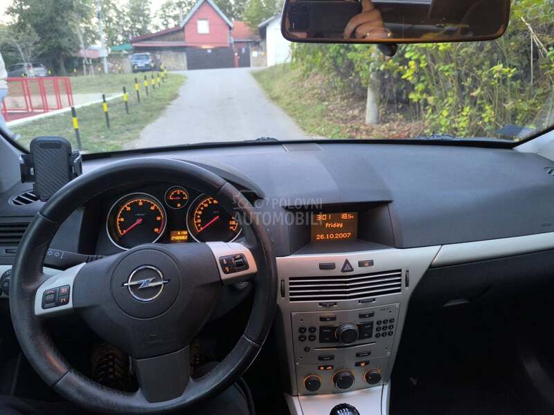 Opel Astra H 