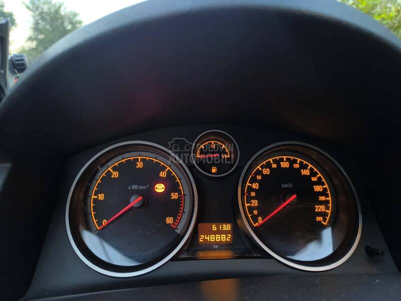 Opel Astra H 