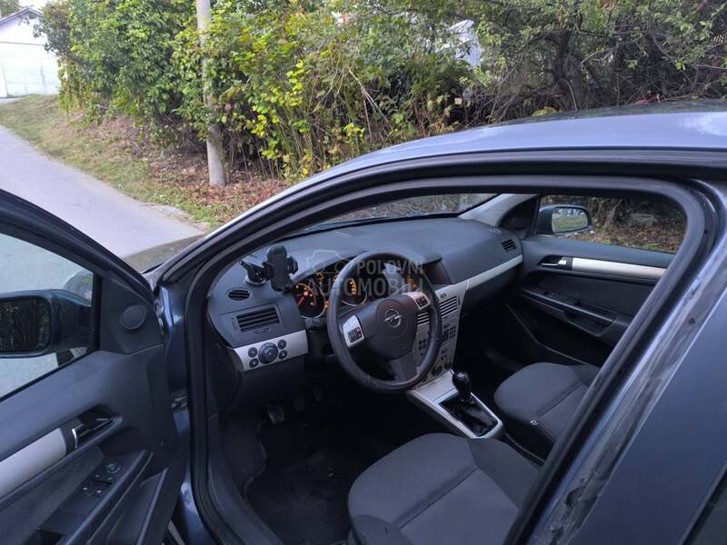 Opel Astra H 