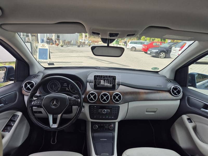 Mercedes Benz B 200 7G-tronic, Led