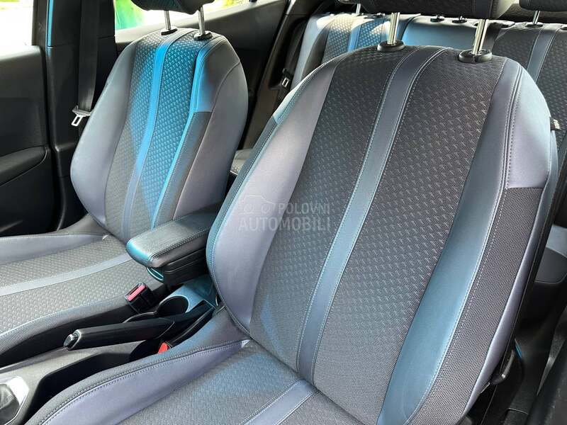 Peugeot 2008 1.5HDI/ALLURE/2022