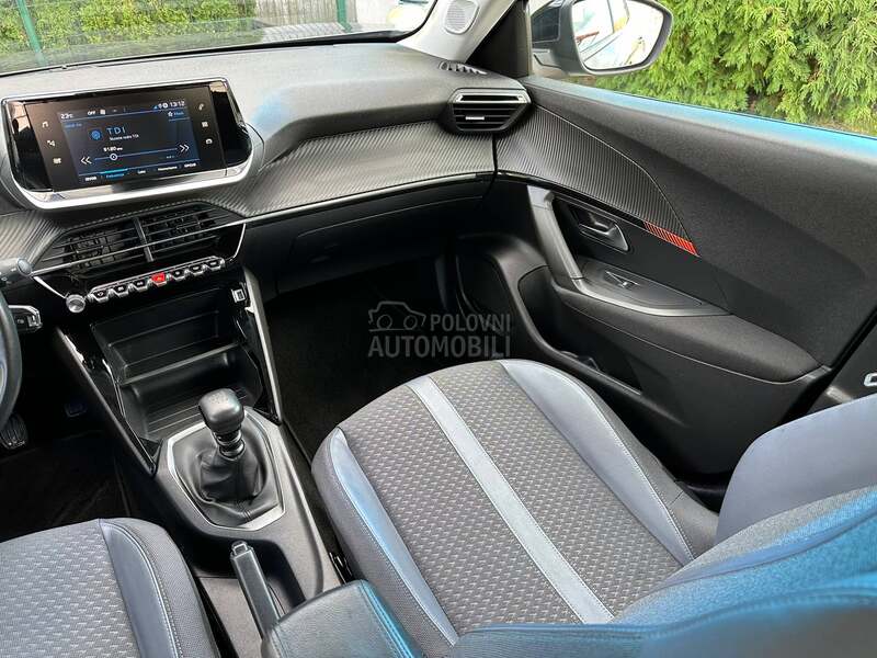 Peugeot 2008 1.5HDI/ALLURE/2022