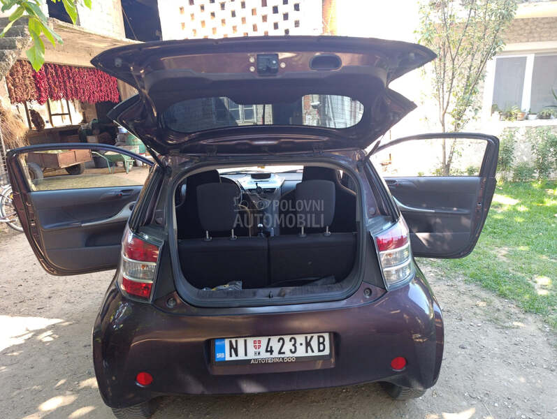 Toyota iQ 1.0