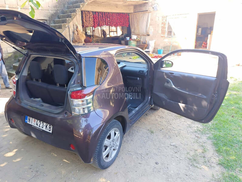 Toyota iQ 1.0