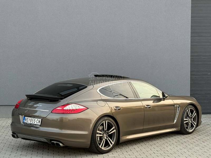 Porsche Panamera 4S exclusive