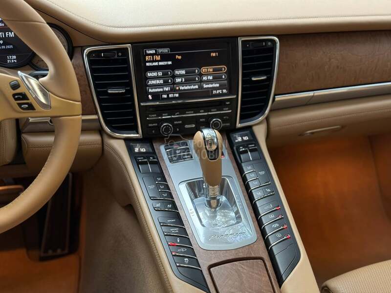 Porsche Panamera 4S exclusive