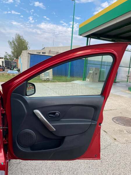 Dacia Sandero SALON.SVAJCARSKA