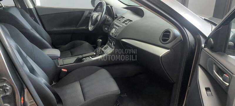 Mazda 3 1 .6 7 7k w