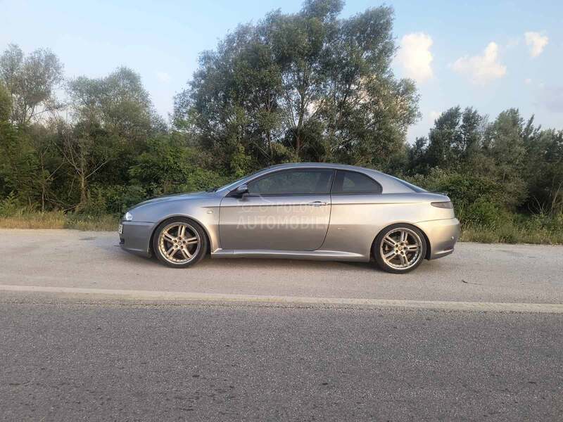 Alfa Romeo GT 